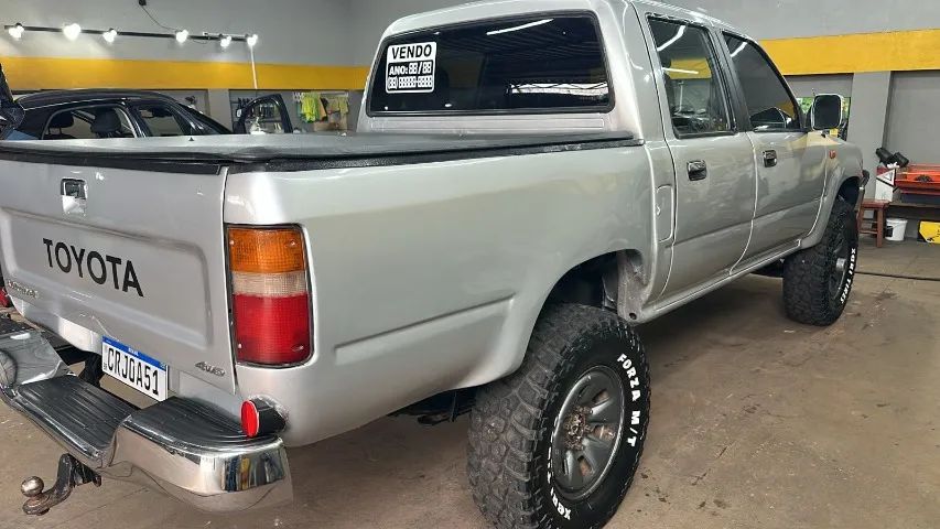 Toyota Hilux CD SRV 4X4 3.0 8V 116cv TB Diesel 2003