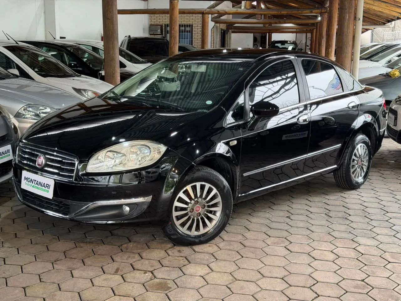 Fiat Linea LINEA ESSENCE 1.8 Flex 16V 4p 2015