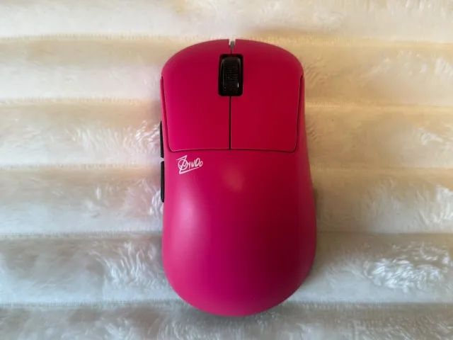 Mouse Pulsar ZywOo Medium Gen.2 - Magenta - Foto 3