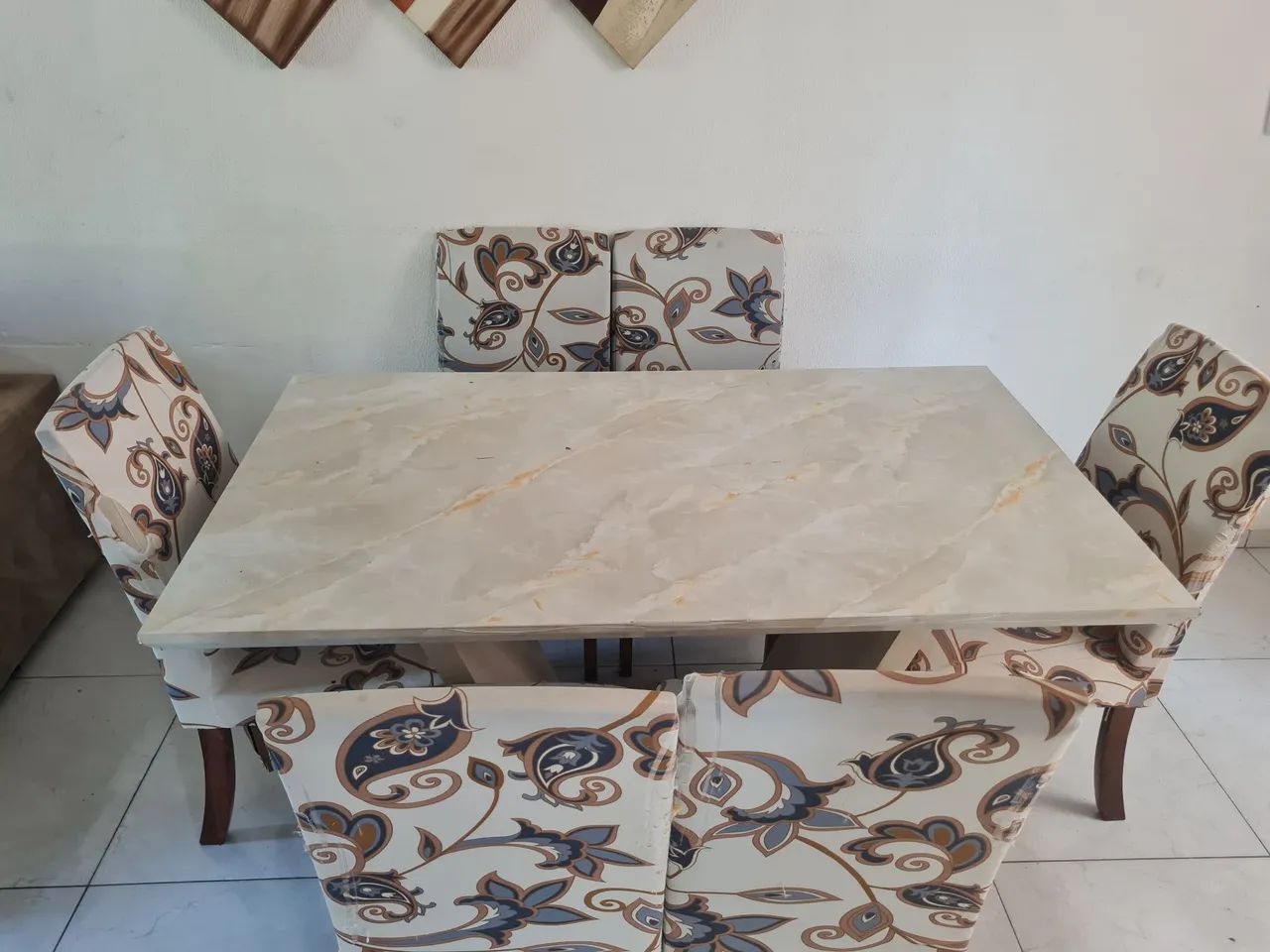 Mesa de vidro temperado c/6 cadeiras - usado