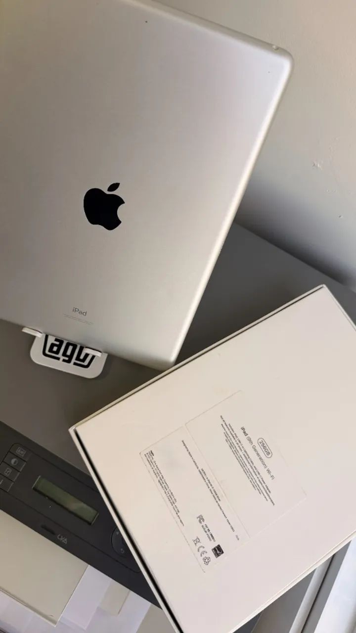 iPad (9º Geração) - Wi-Fi  256 GB - Silver - Oportunidade! - Foto 4