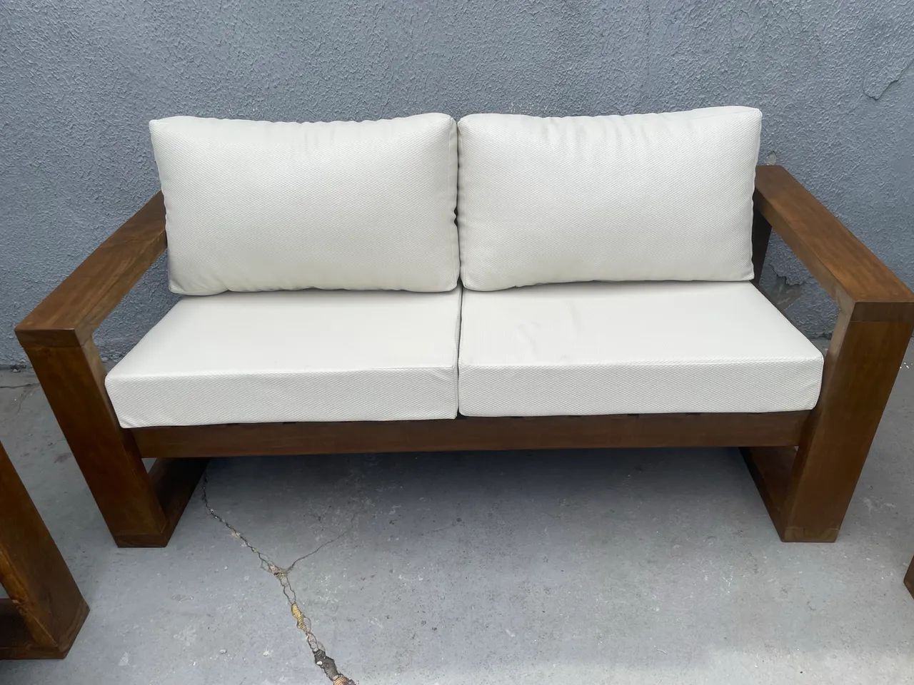 Conjunto Novo Madeira Maciça | Sofá + 2 Poltronas + Mesa - Estofado Náutico - Foto 2