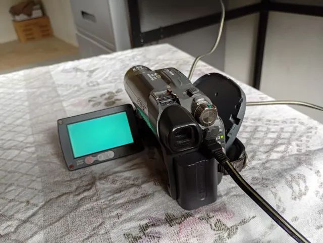 Filmadora Sony Handycam Dcr-dvd305 + microfone  Sony ECM-L100 - Foto 3