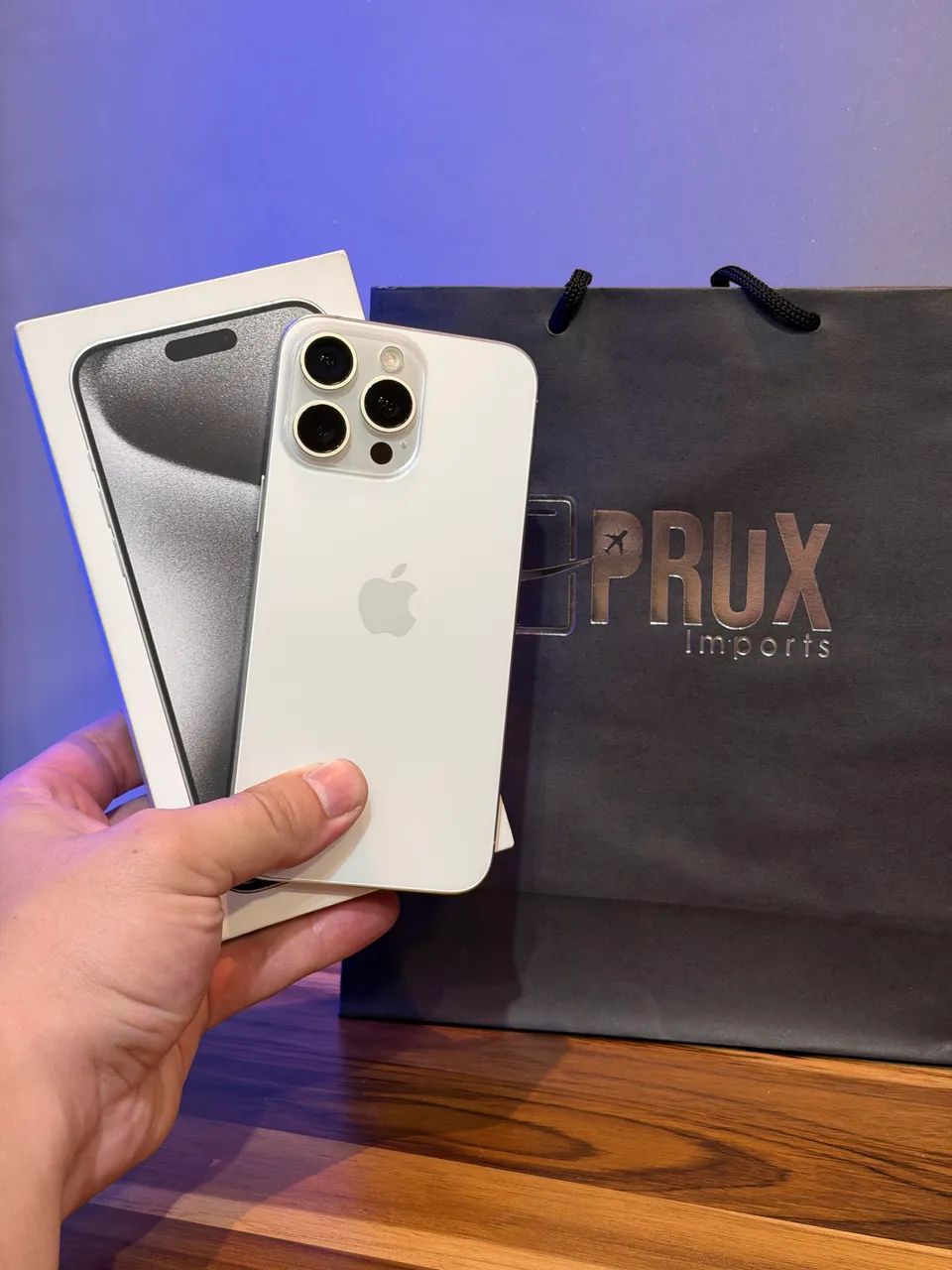 iPhone 15 Pro Max 512gb Branco impecável - Celulares e Smartphones
