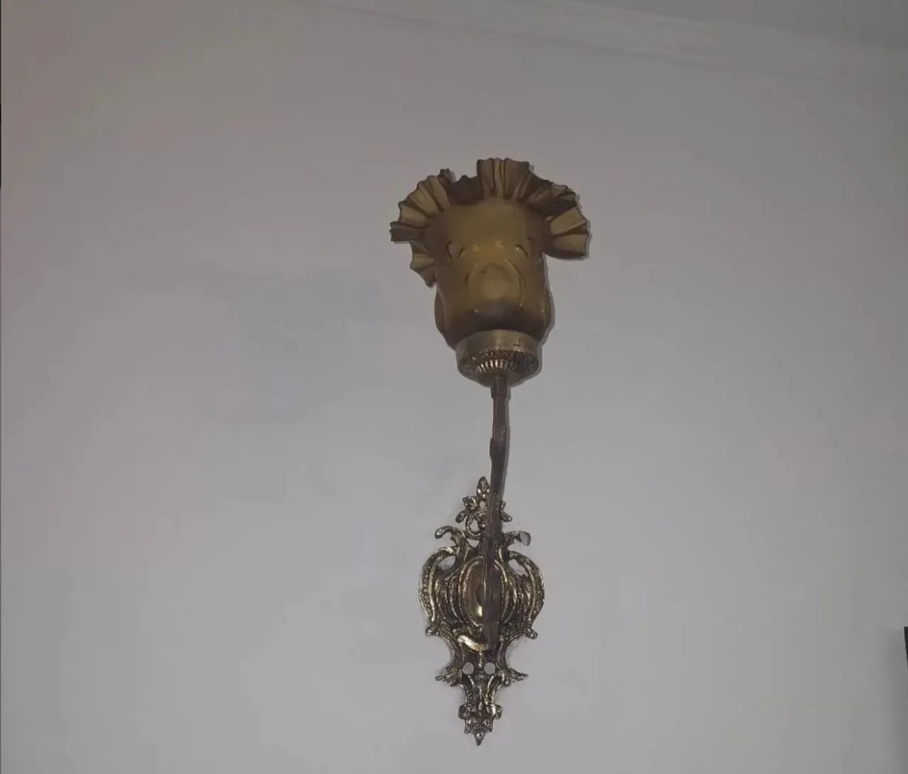 2 Arandelas de bronze - tulipas - antiguidade 