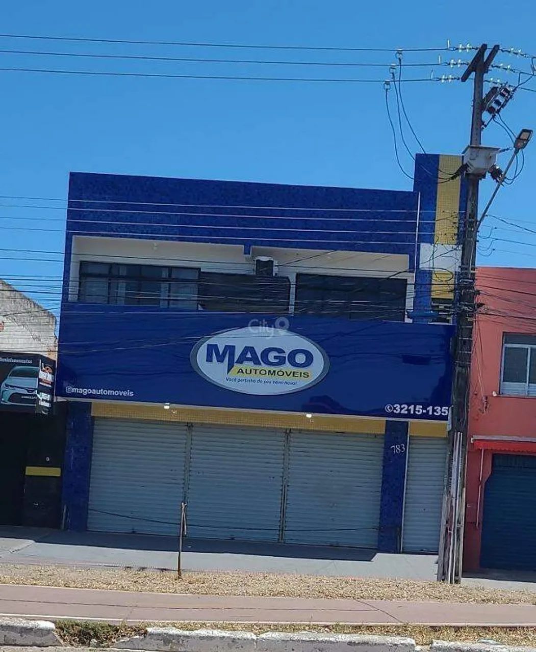 Alugue uma sala ampla no 1º andar, localizada na movimentada Av. Coelho Campos!