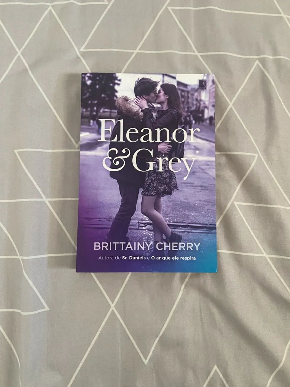 Livro Eleanor e Grey