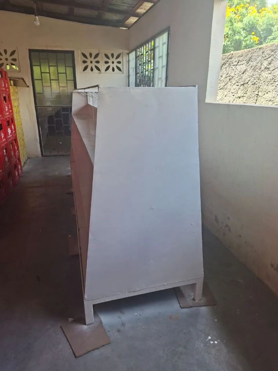 estamos vendendo três lindas prateleiras de ferro e madeira - Foto 3