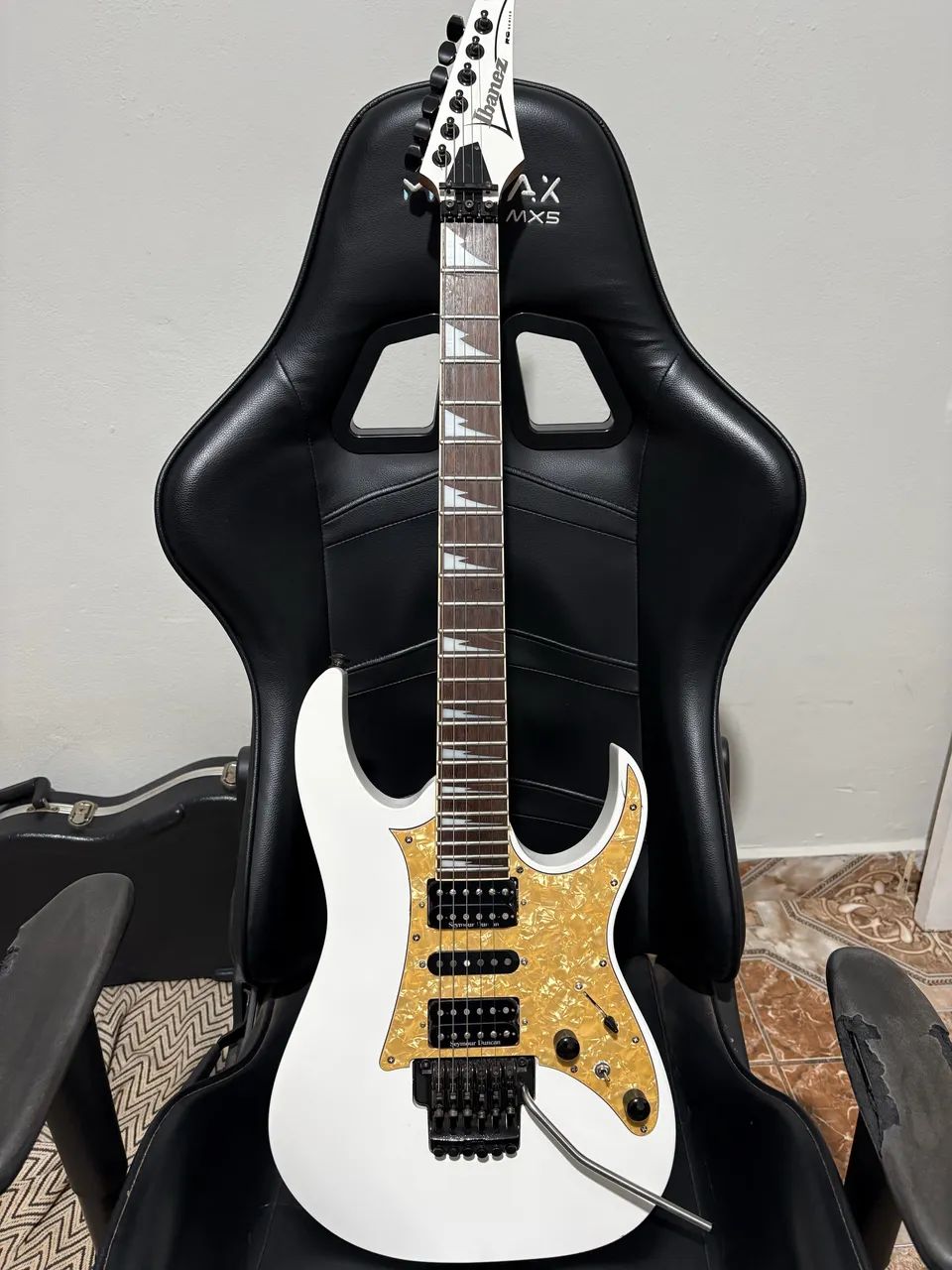 Ibanez RG350DX Branca | Seymour Duncan JB + 59 | Split | Regulada