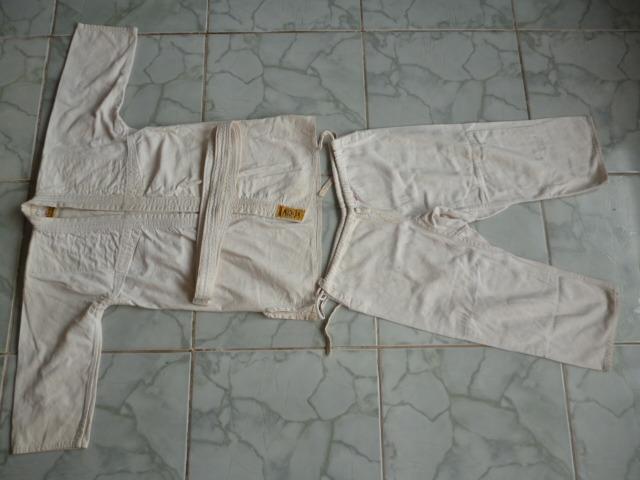 Uniforme para judô, karatê e esportes de luta, original, tamanho médio, entrego