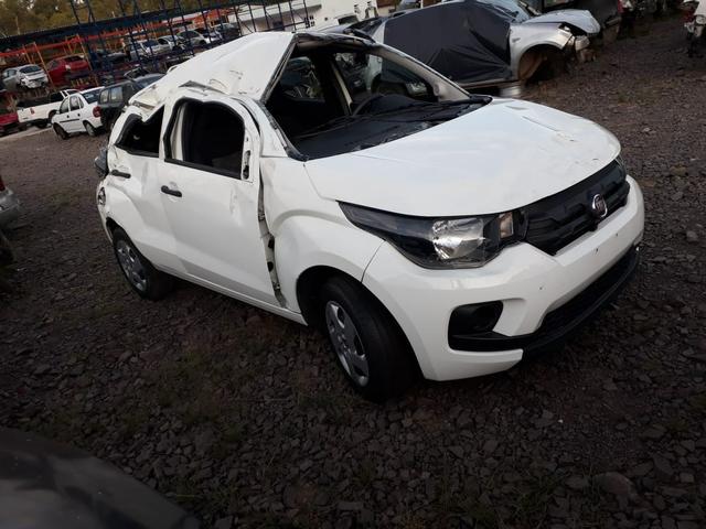 Fiat Mobi 1.0 2018 vendido em peças - Foto 2