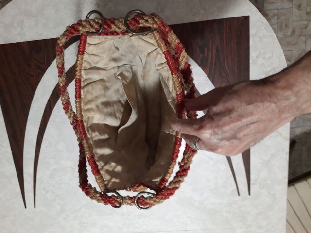 Bolsa de sisal bege e vermelha moda praia e piscina. Vintage. - Foto 2