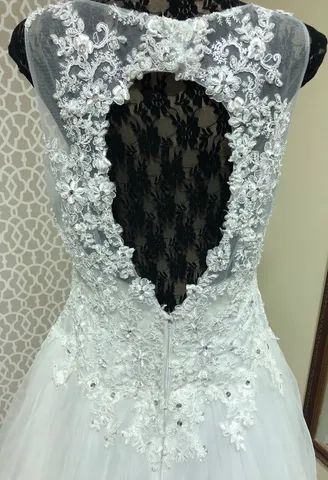 Vestido de noiva princesa com tule bordado