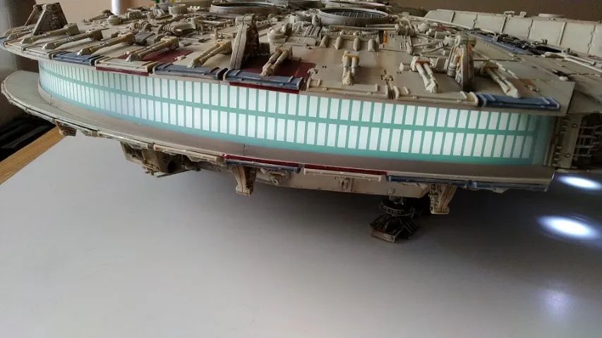 Millennium Falcon - Planeta DeAgostini - Montada e pintada - Foto 5