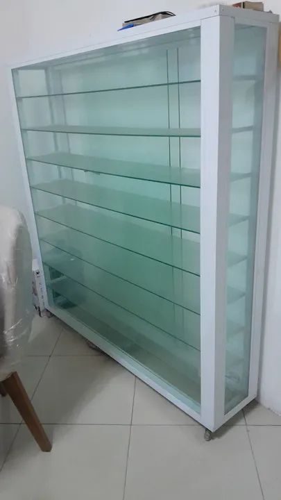 Estante de vidro, com rodas! 