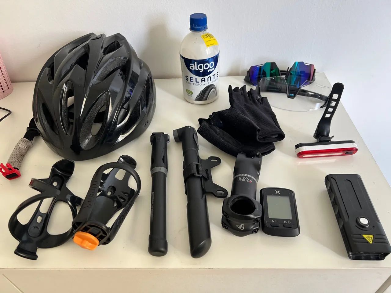 Acessórios e vestuário para ciclismo 