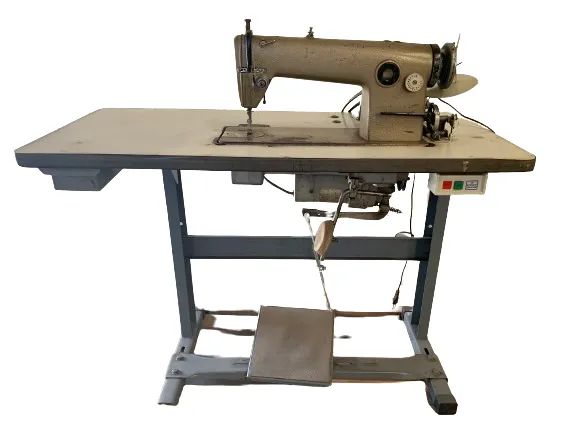Máquina de costura industrial  Brother reta funcionando