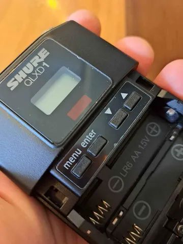 Sistema sem fio Shure QLXD14 com Bodypack e cabo de instrumento WA305 para instrumentos - Foto 6