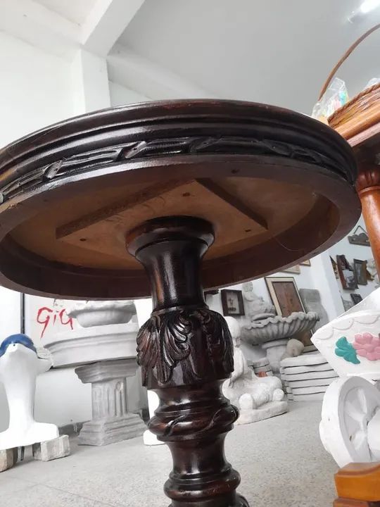 Par de mesinhas laterais de madeira de lei no estado - Foto 2