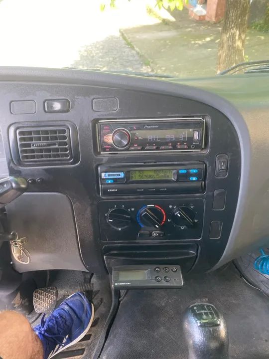 Vendo  Acello 915c 2011 com baú frigorífico canelado  - Foto 12