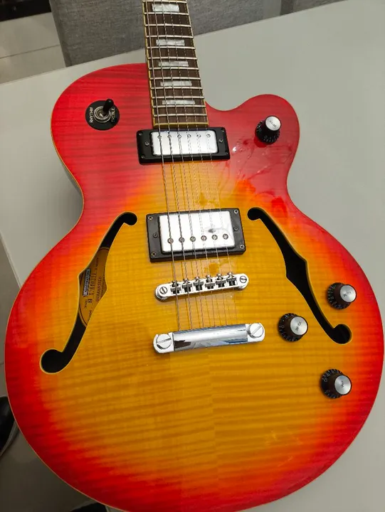 Guitarra Epiphone Semi acústica Alleykat