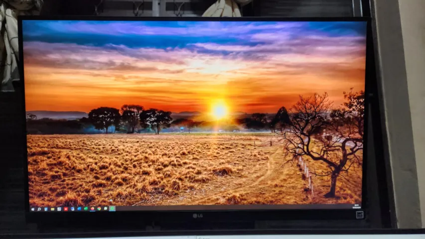 Monitor LG de 27" 4K IPS 60Hz