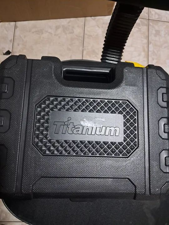 Parafusadeira 21v com 2 bateria - Foto 3