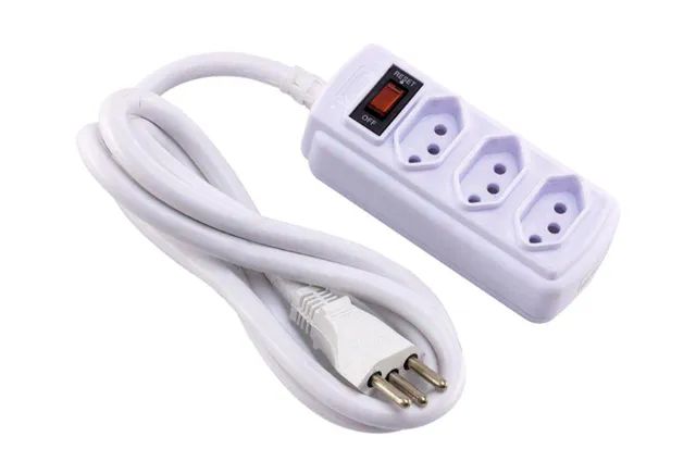 Extensão 03 Tomadas 20A 127/220V, 03 metros, cor Branco