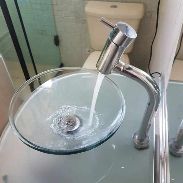 Torneira NOVA - com misturador - água Quente-Fria - Aceito oferta - venda urgente - Foto 3