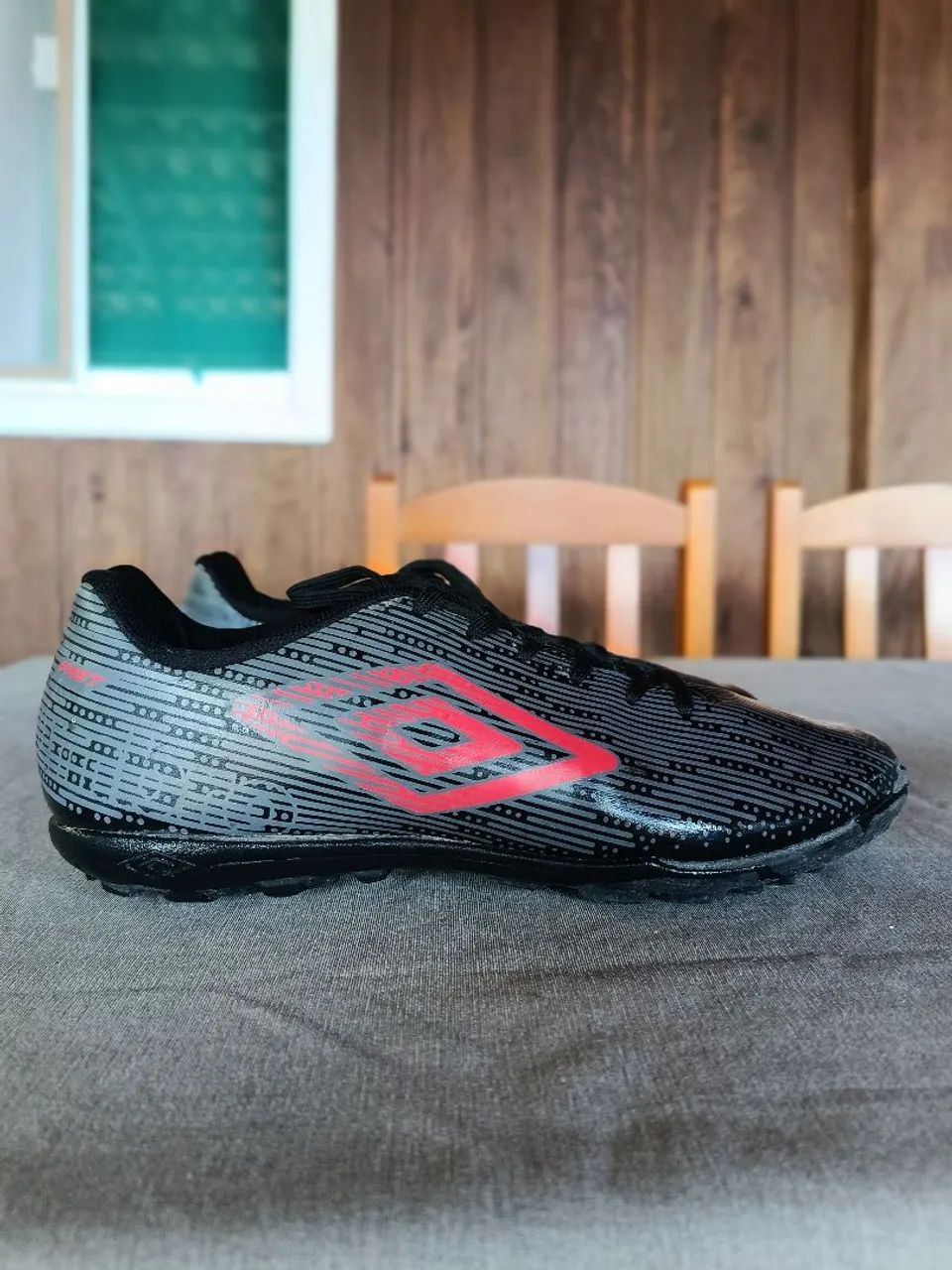 Chuteira society Umbro  - Foto 6