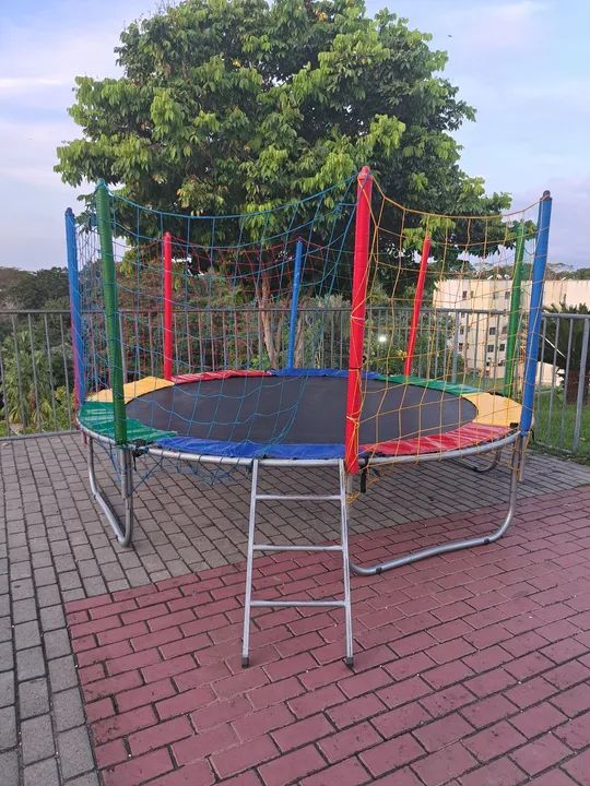 Pula pula e entre outros...!