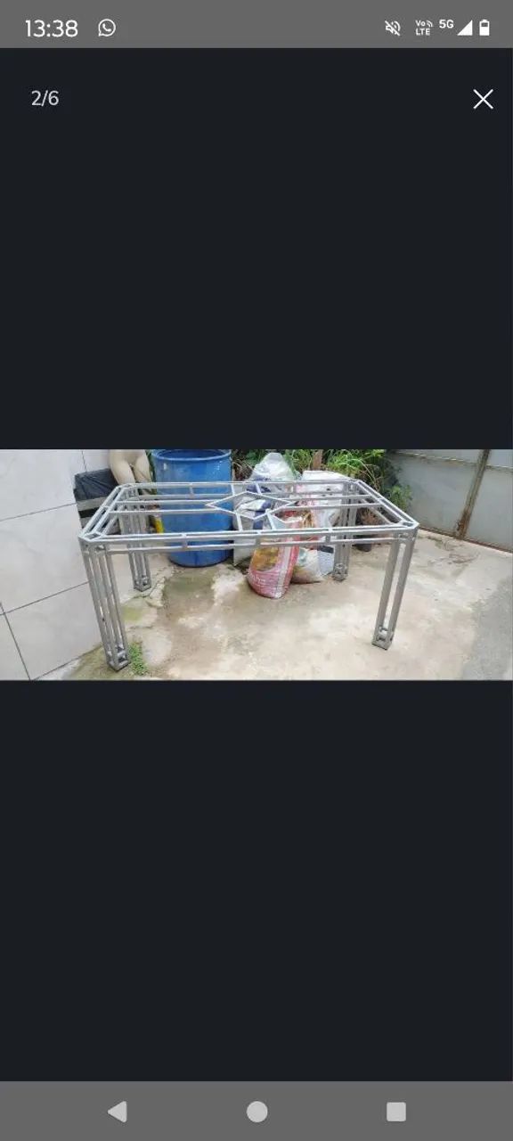 Mesa em Metalon com tampo fumê 