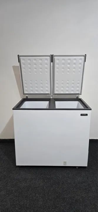 Freezer esmaltec 303L ( Lacrado )