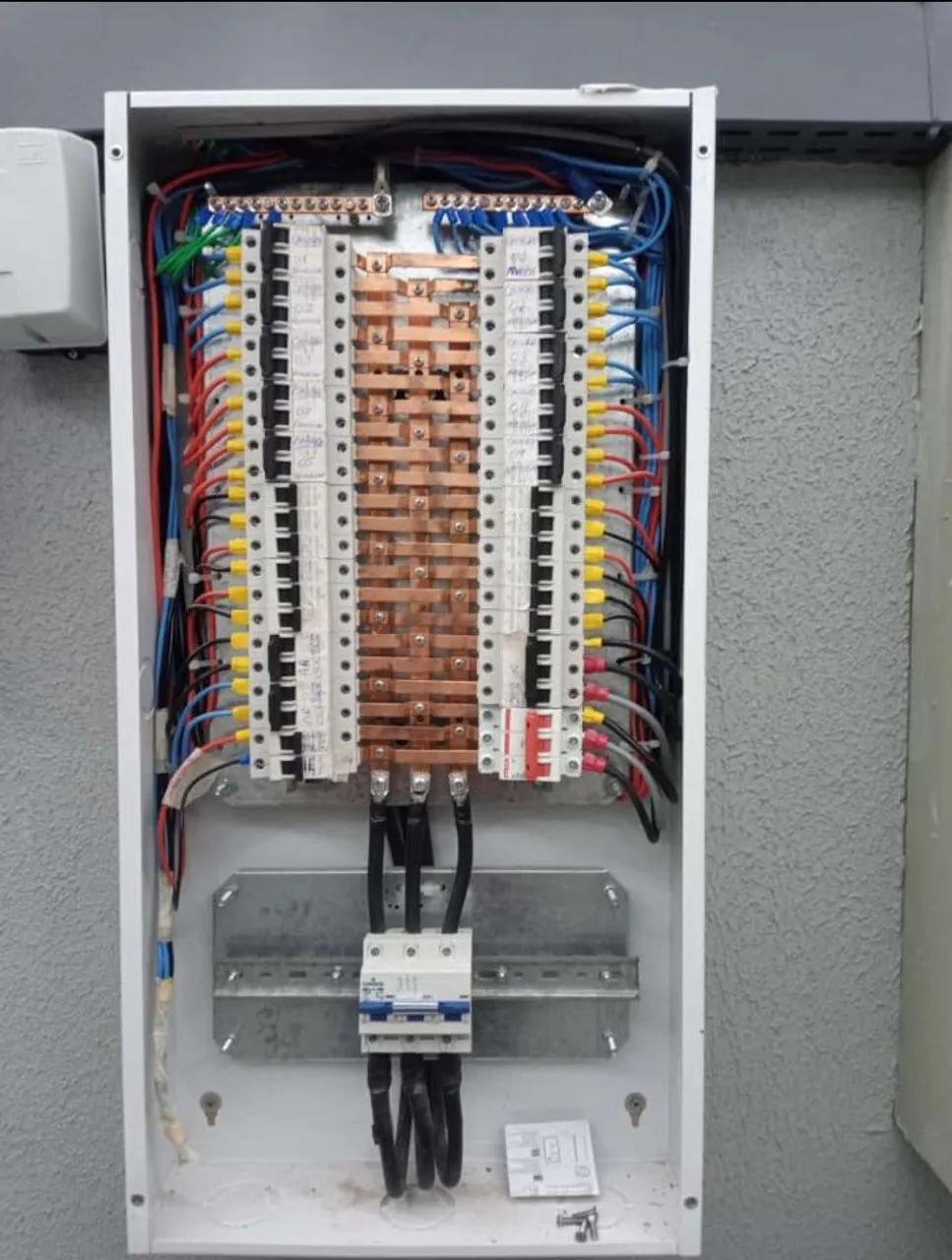 Serviço Elétricos e Reparos! 