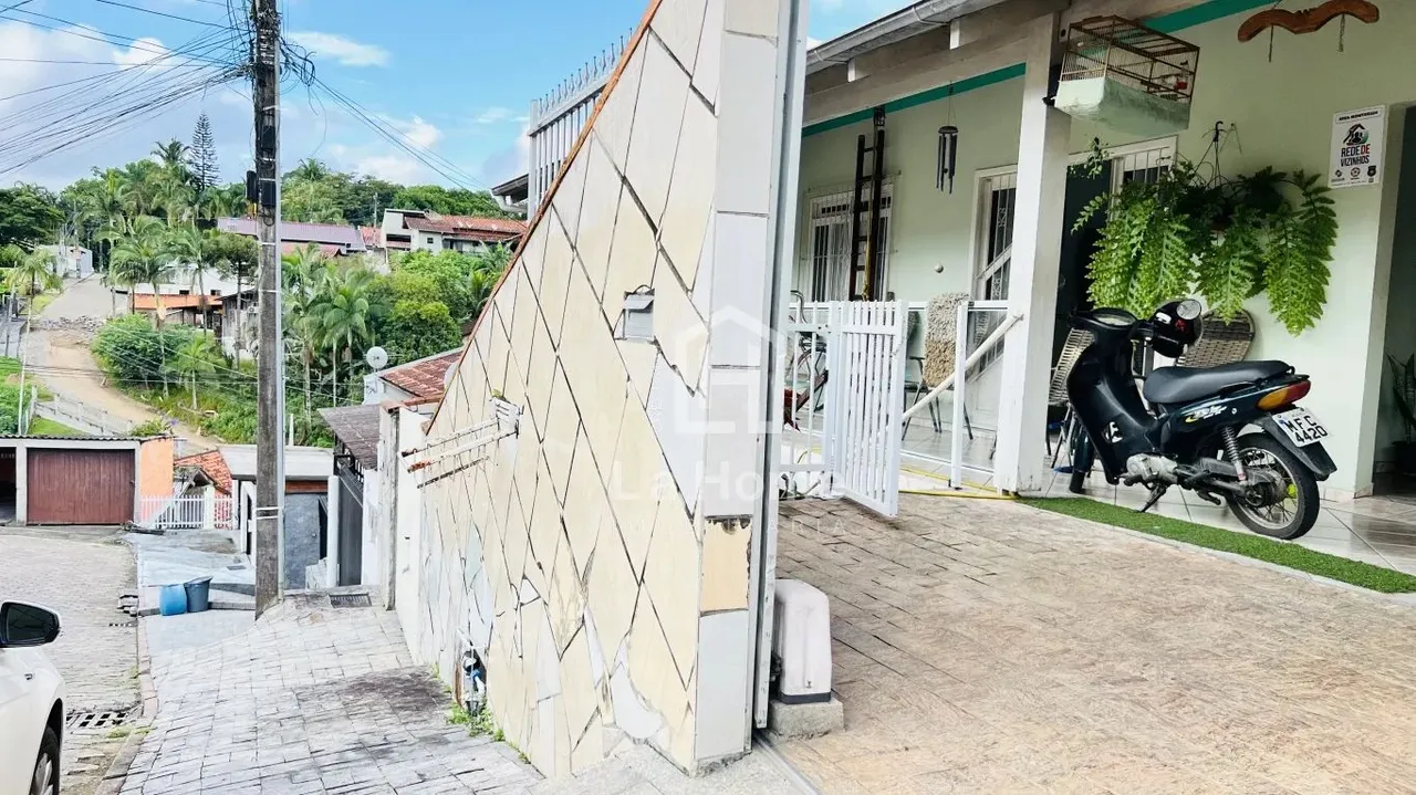 Combo: Casa + três kitnets / Blumenau - Tribess