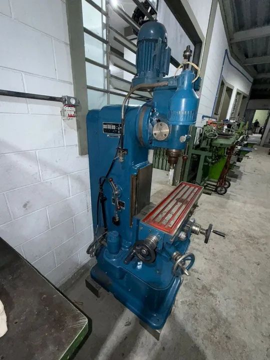 Fresadora Vertical Industrial