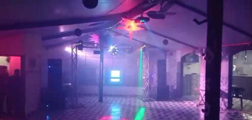 Som completo + Mesa Numark 4Trak - UltraMixer + Iluminação completa