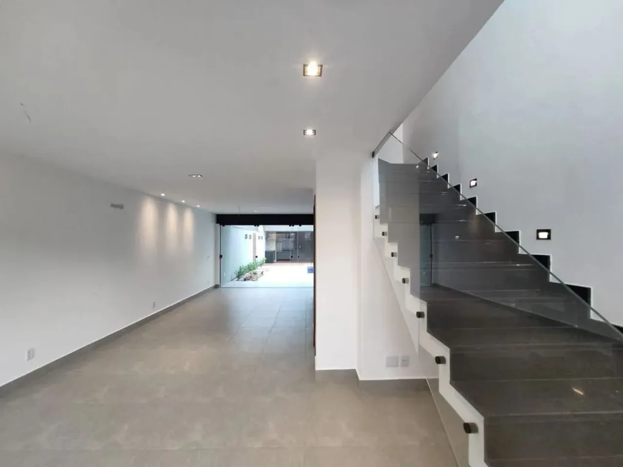 Casa com 3 quartos para alugar, 145 m² por R$ 6.910/mês - Piratininga - Niterói/RJ