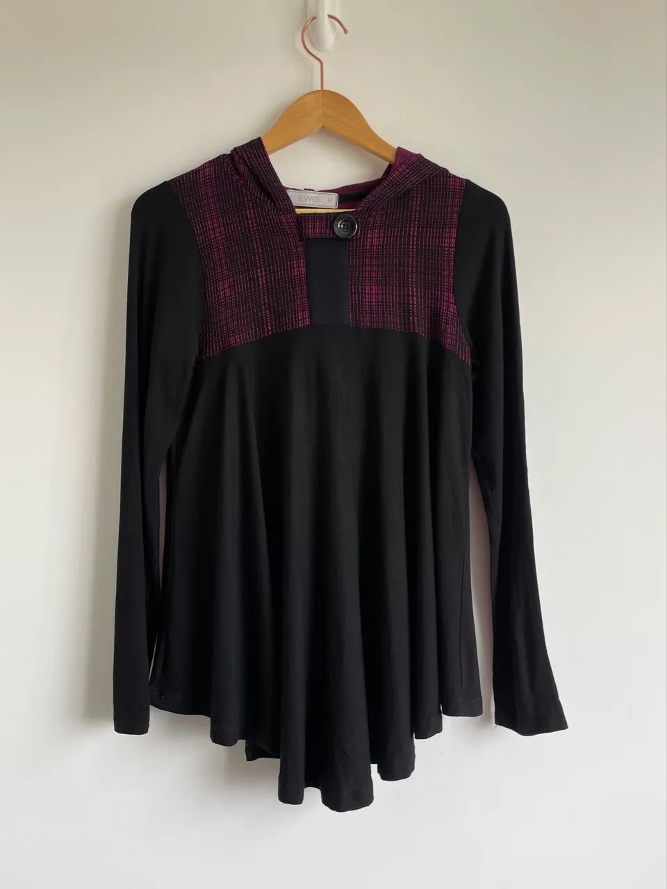 Blusa preta feminina M com capuz KWI