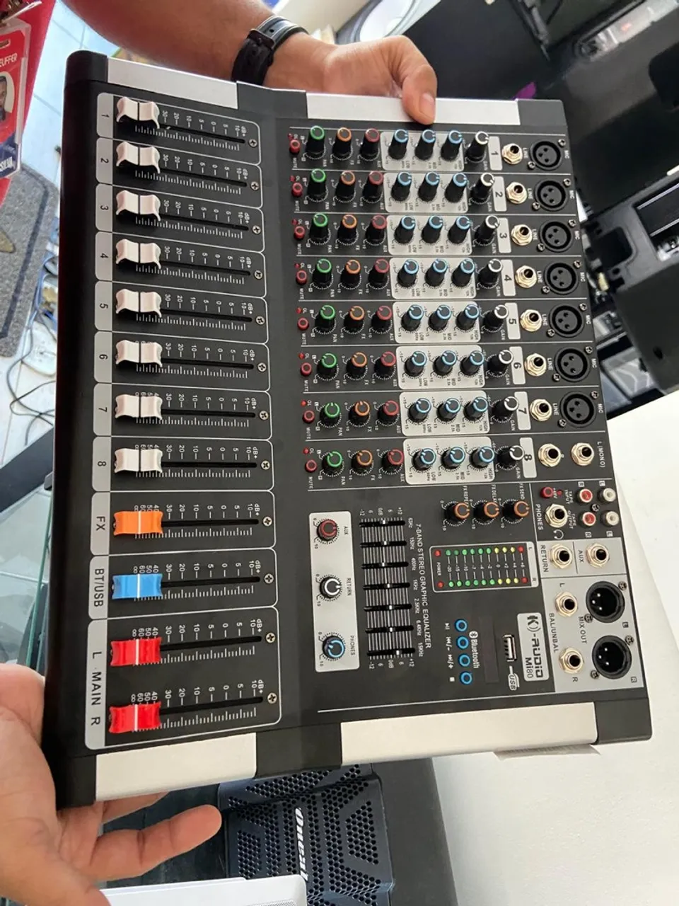 CAIXA FRAHM e MESA PRA VENDER LOGO 5.500