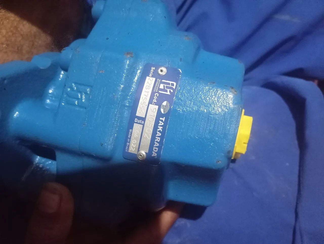 Vende-se Bomba hidráulica semi nova 36l valor 900$