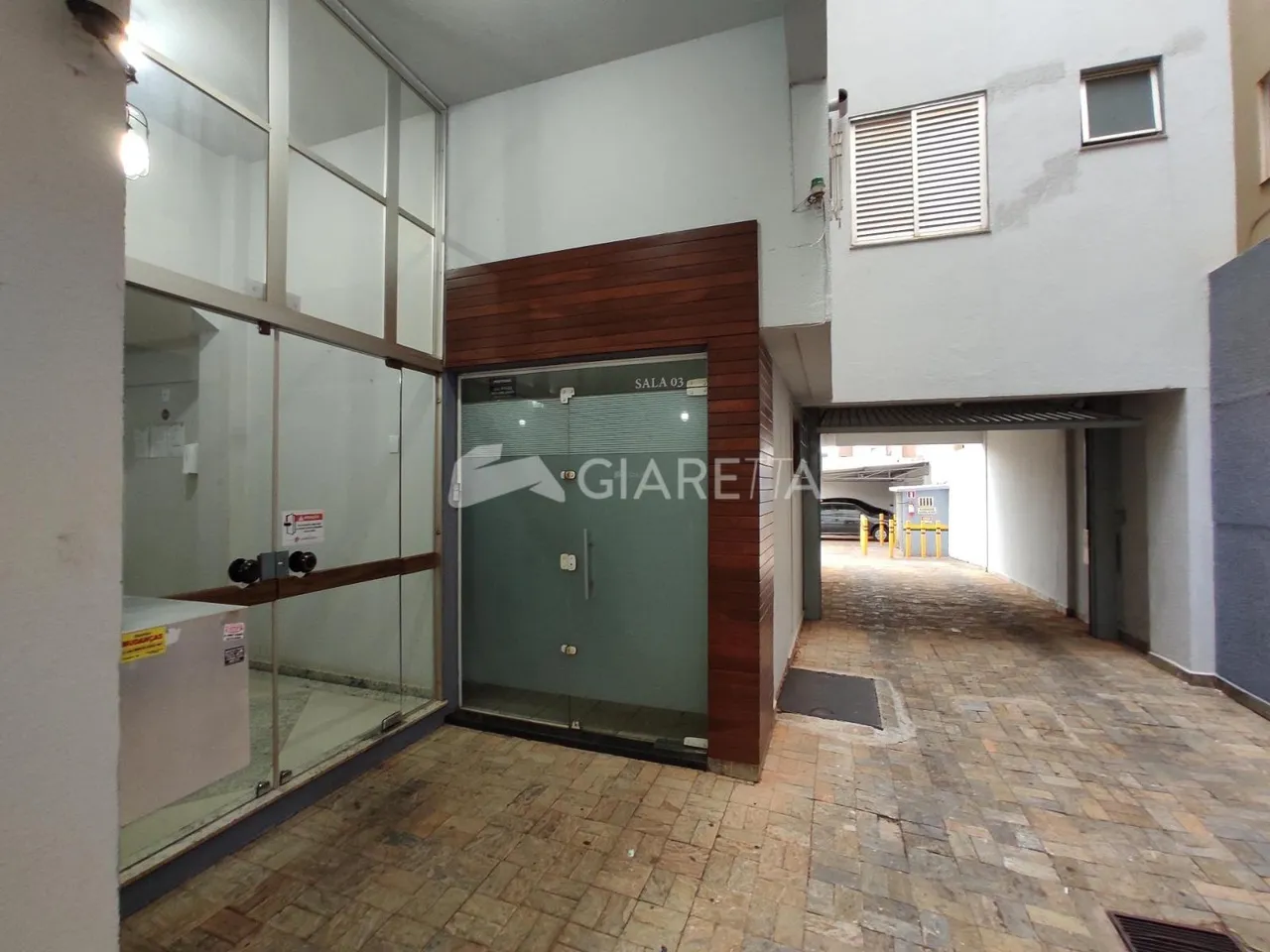 Sala comercial ampla para locação no EDIFÍCIO ÁGUAS CLARAS, CENTRO, TOLEDO-PR