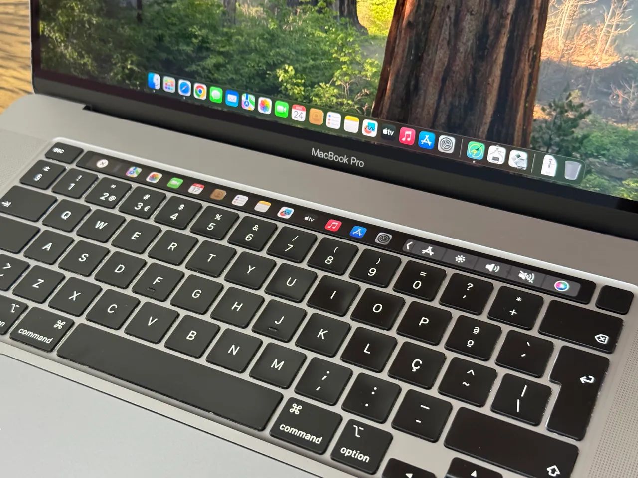 MacBook Pro 16 i9 64GB RAM 1TB SSD 8GB Video GPU (O MAIS TOP FEITO