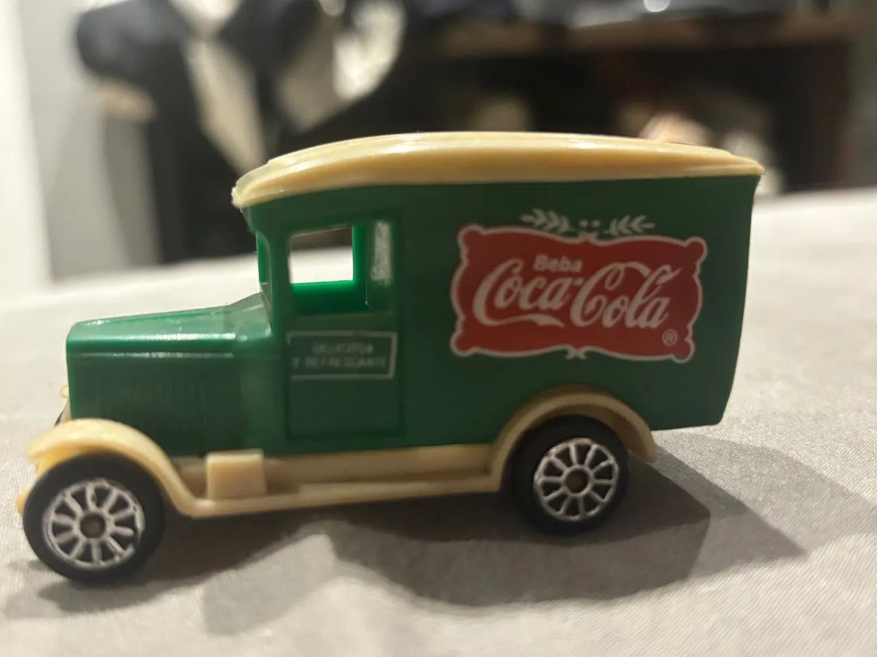 Miniatura Caminhonete Vintage Coca Cola Anos 90 - Foto 3