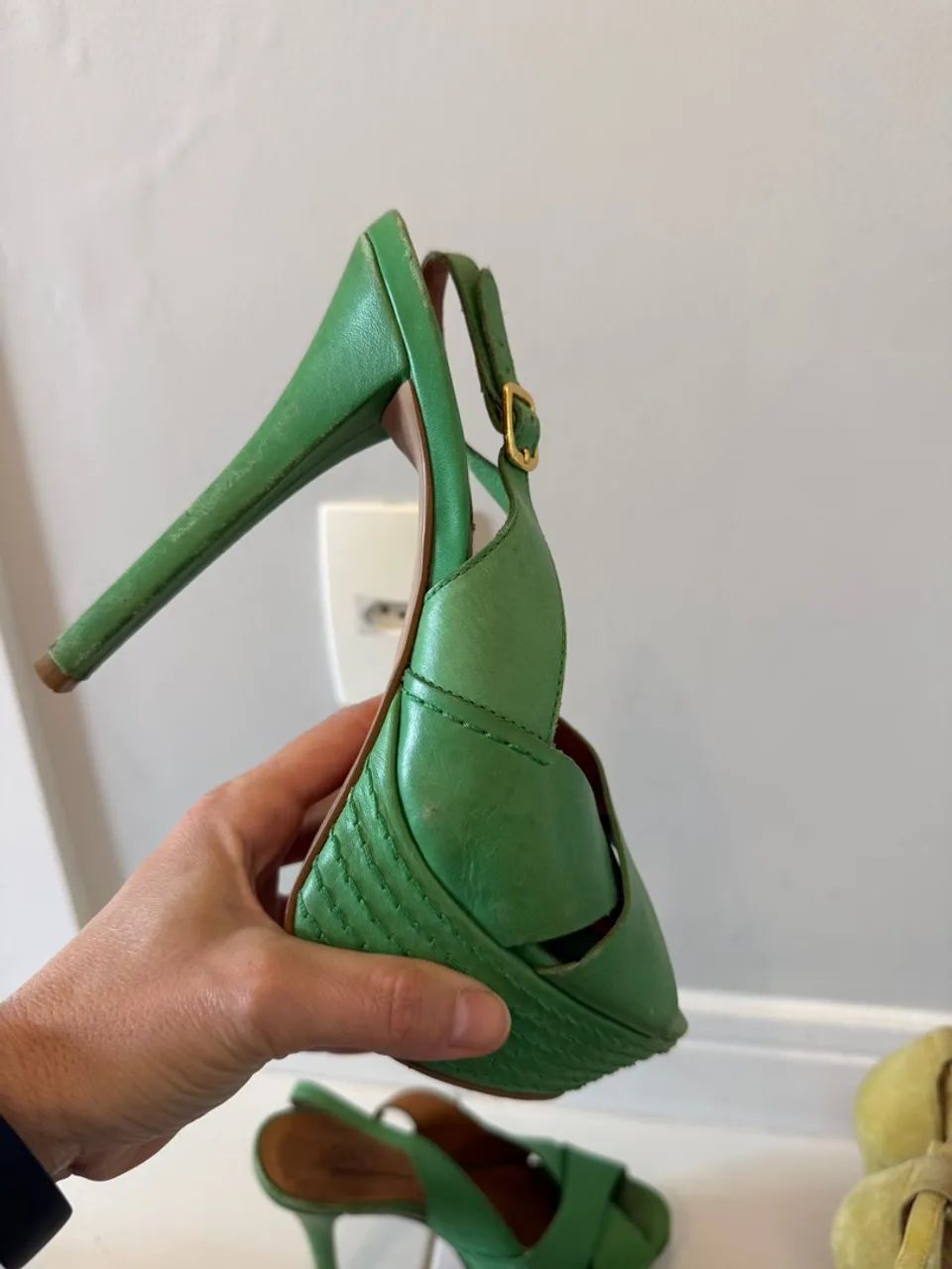 Sandália Arezzo meia pata verde, número 35 - Foto 4