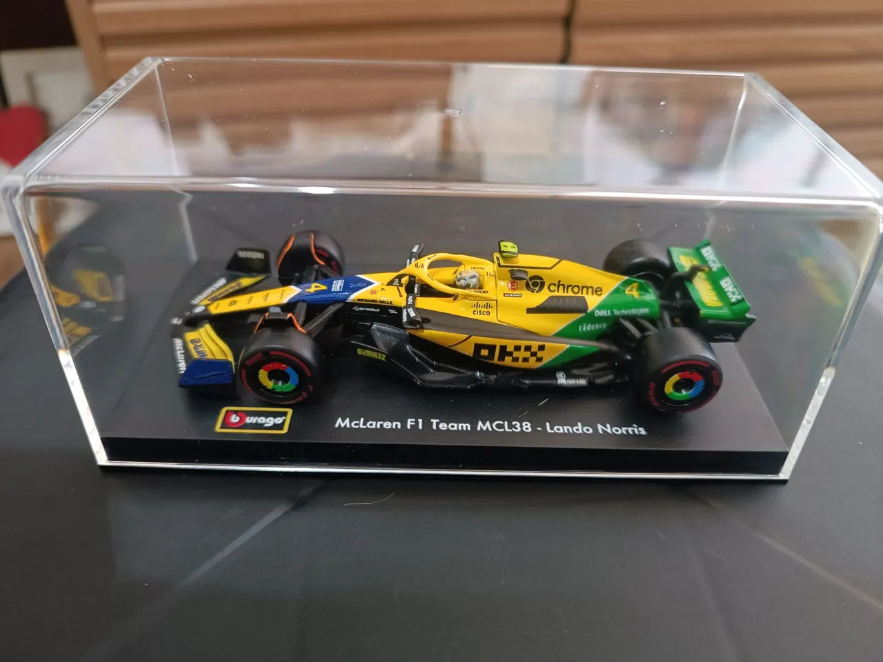 Miniatura carro F1 McLaren 4 Norris