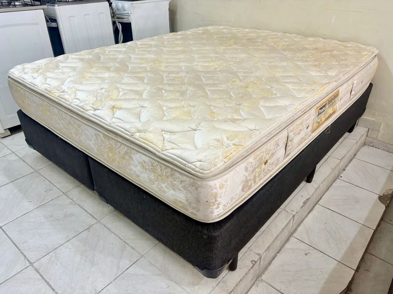 Cama box de casal Queen , cama Queen size  - Foto 3
