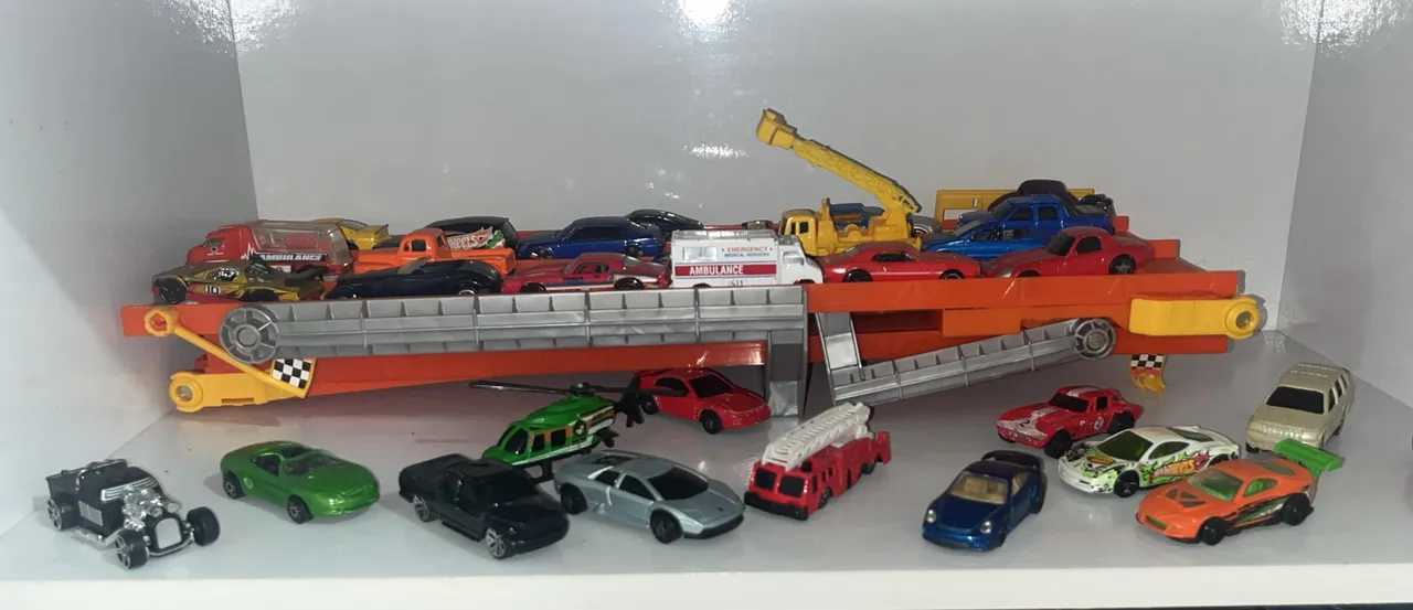 Coleção de carrinhos Hot Wheels + Pista HotWheels