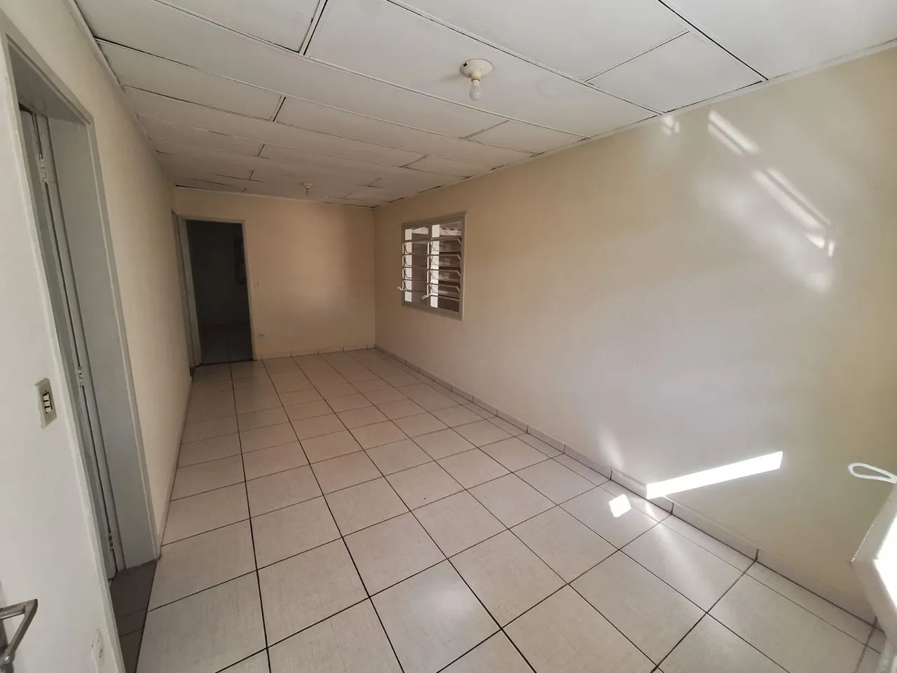 Imóvel para aluguel possui 250 metros quadrados com 4 quartos - Foto 4