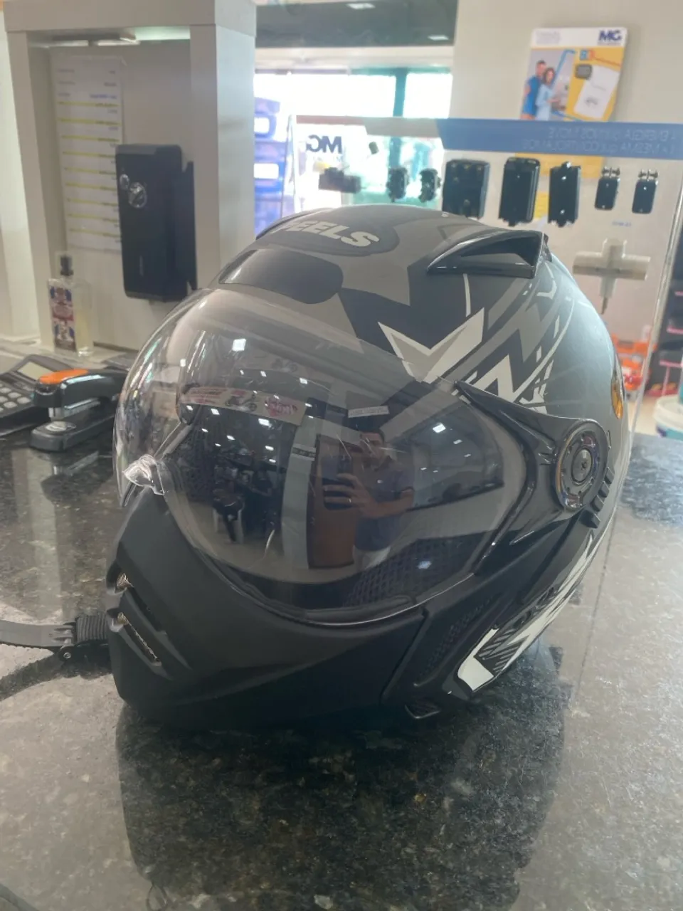 Capacete esportivo Reels - Preto